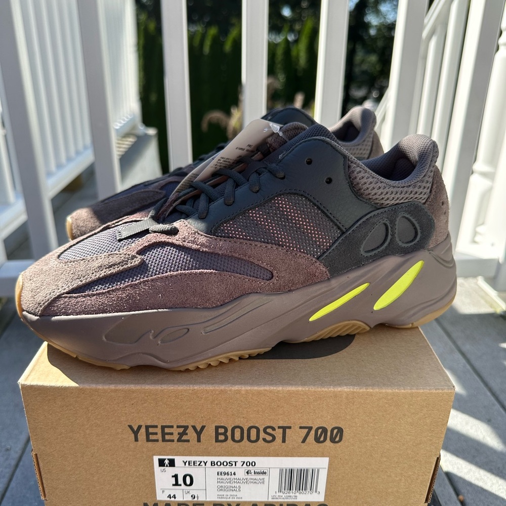 adidas Yeezy Boost 700 mauve